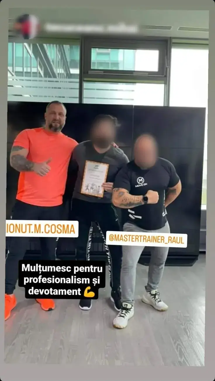 Story de Instagram al lui Mihai: cu diploma, între Ionuț Cosma și un alt formator
