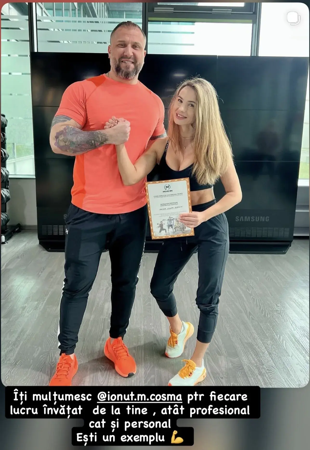 Story de Instagram al Violetei, absolventă a cursului: fotografie cu Ionuț Cosma și diploma MoveOn Fitness Education, cu mesajul ei de mulțumire
